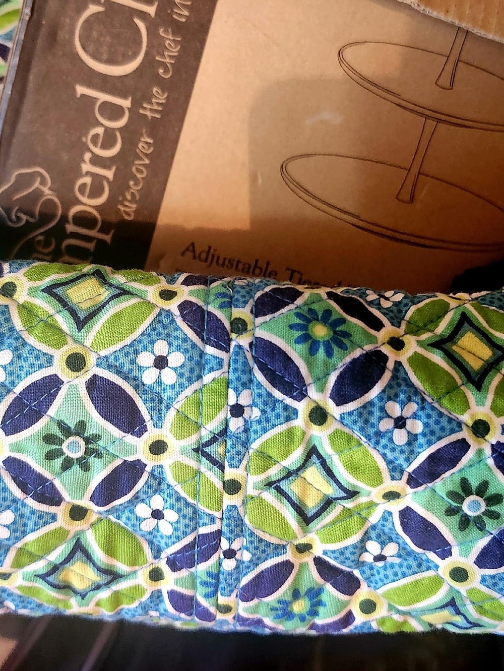 Vera Bradley Retired Sling Bag - Picture 7 of 7